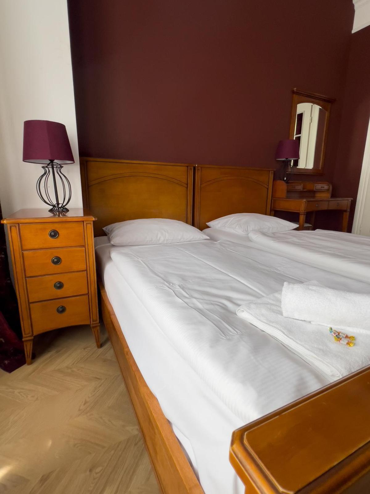 Hotel-Maison Am Olivaer Platz Берлин Экстерьер фото
