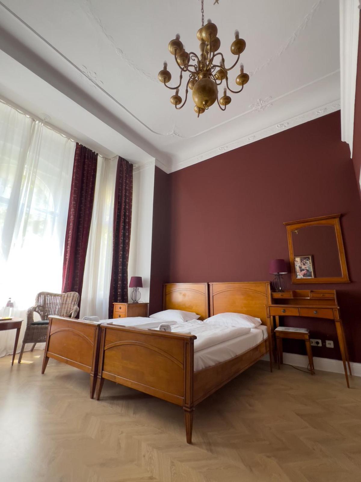 Hotel-Maison Am Olivaer Platz Берлин Экстерьер фото
