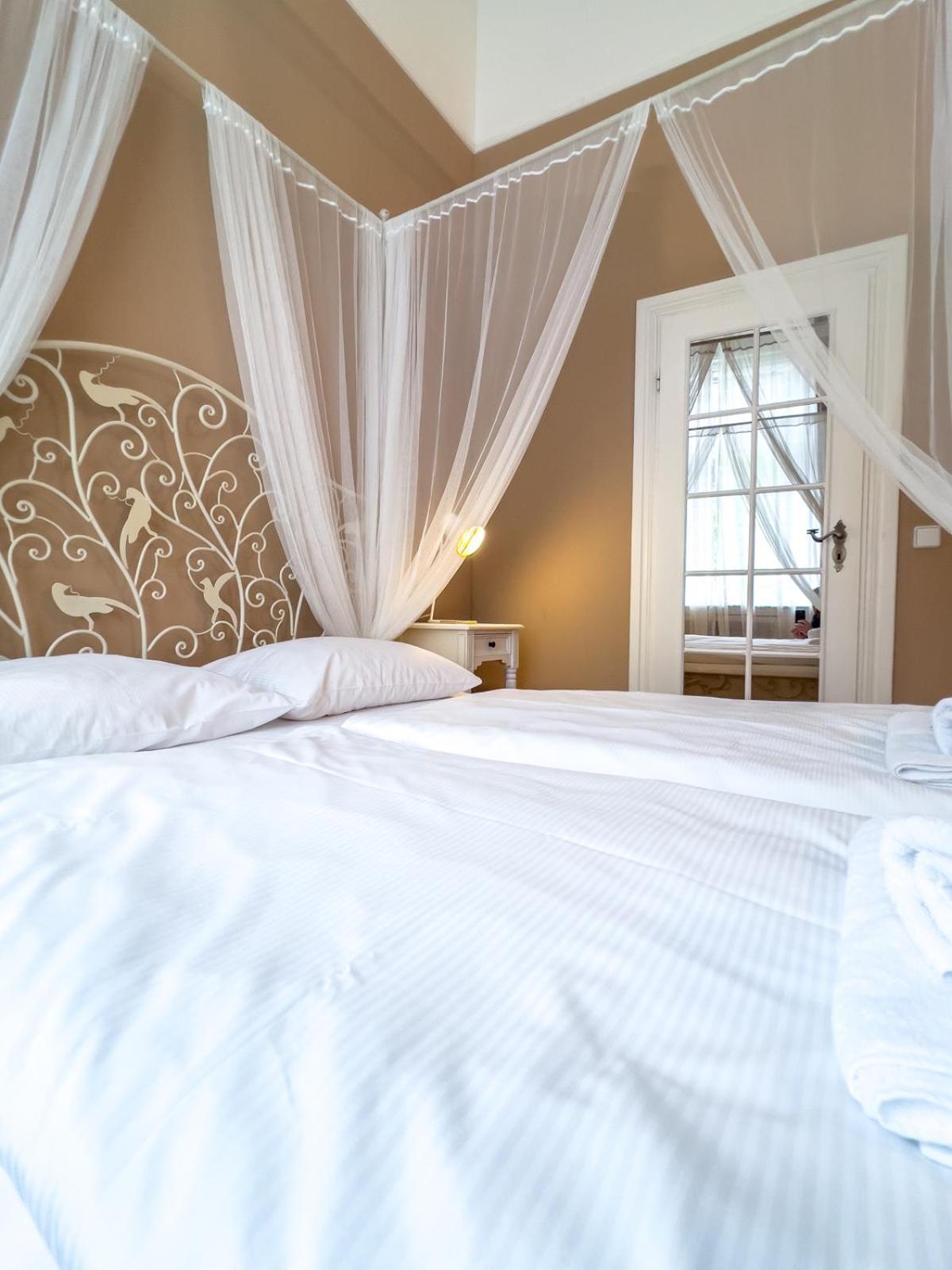 Hotel-Maison Am Olivaer Platz Берлин Экстерьер фото